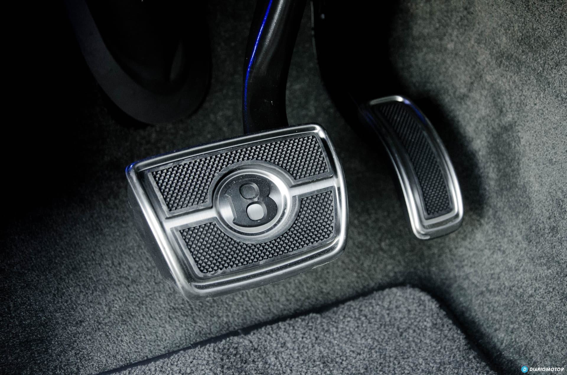 Bentley Bentayga V8 2021 0321 011 Pedal Detalle