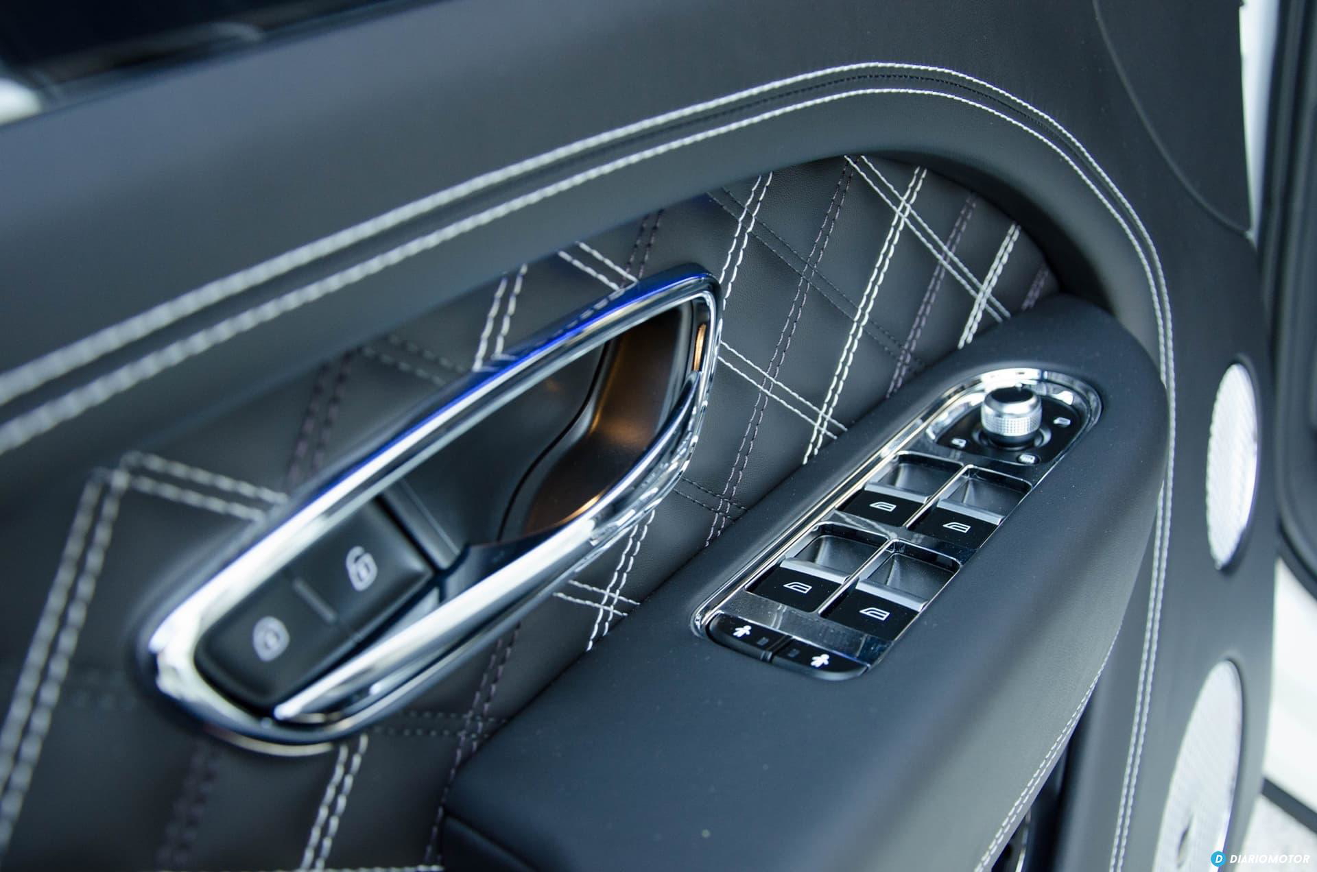 Bentley Bentayga V8 2021 0321 017 Puerta Detalle
