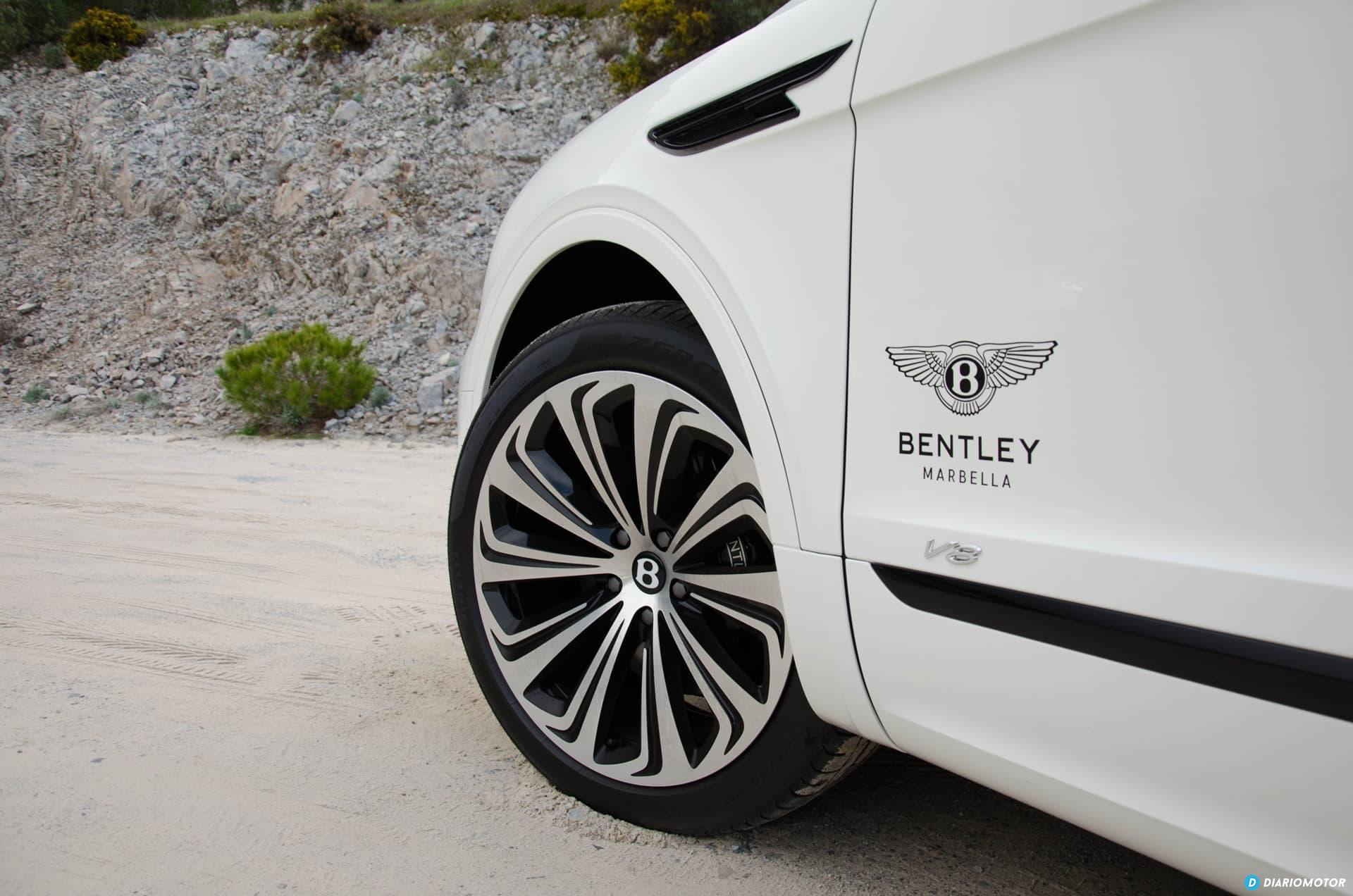 Bentley Bentayga V8 2021 0321 026 Llanta Neumatico