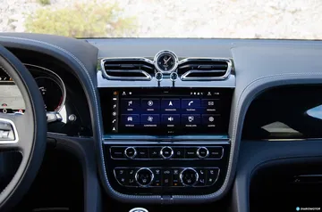 Bentley Bentayga V8 2021 0321 032 Pantalla Delantera
