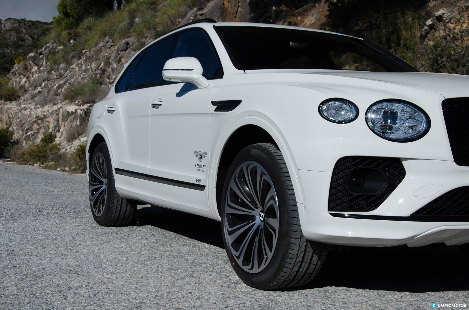 Bentley Bentayga V8 2021 0321 039