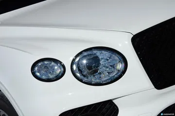 Bentley Bentayga V8 2021 0321 041 Faro Led Detalle
