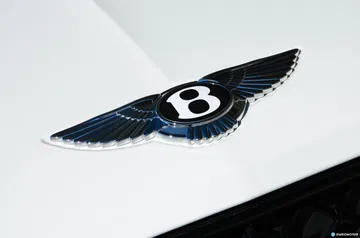 Bentley Bentayga V8 2021 0321 042 Logo Emblema