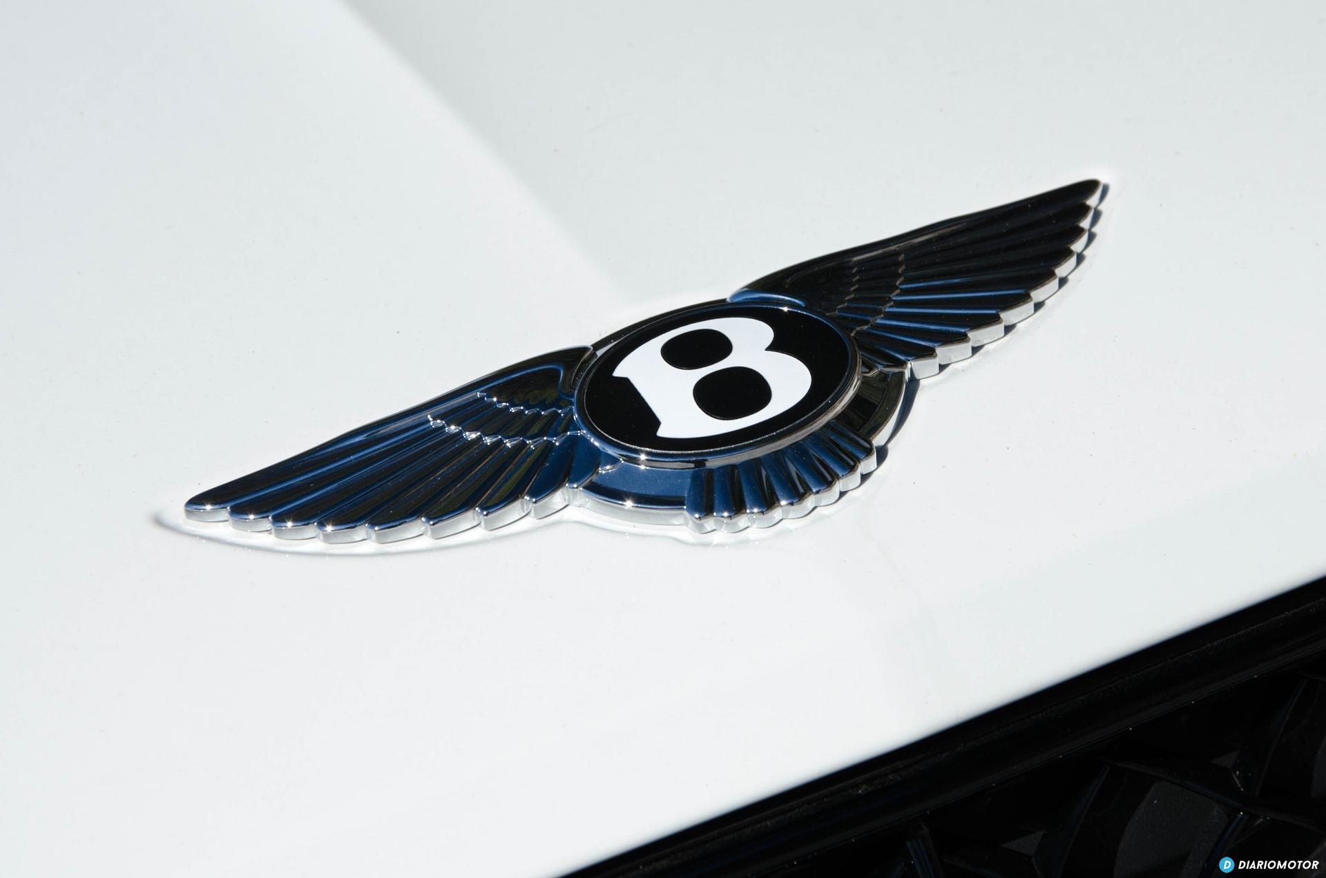 Bentley Bentayga V8 2021 0321 042 Logo Emblema