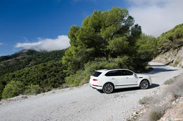Bentley Bentayga V8 2021 0321 047