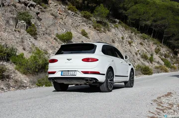 Bentley Bentayga V8 2021 0321 050