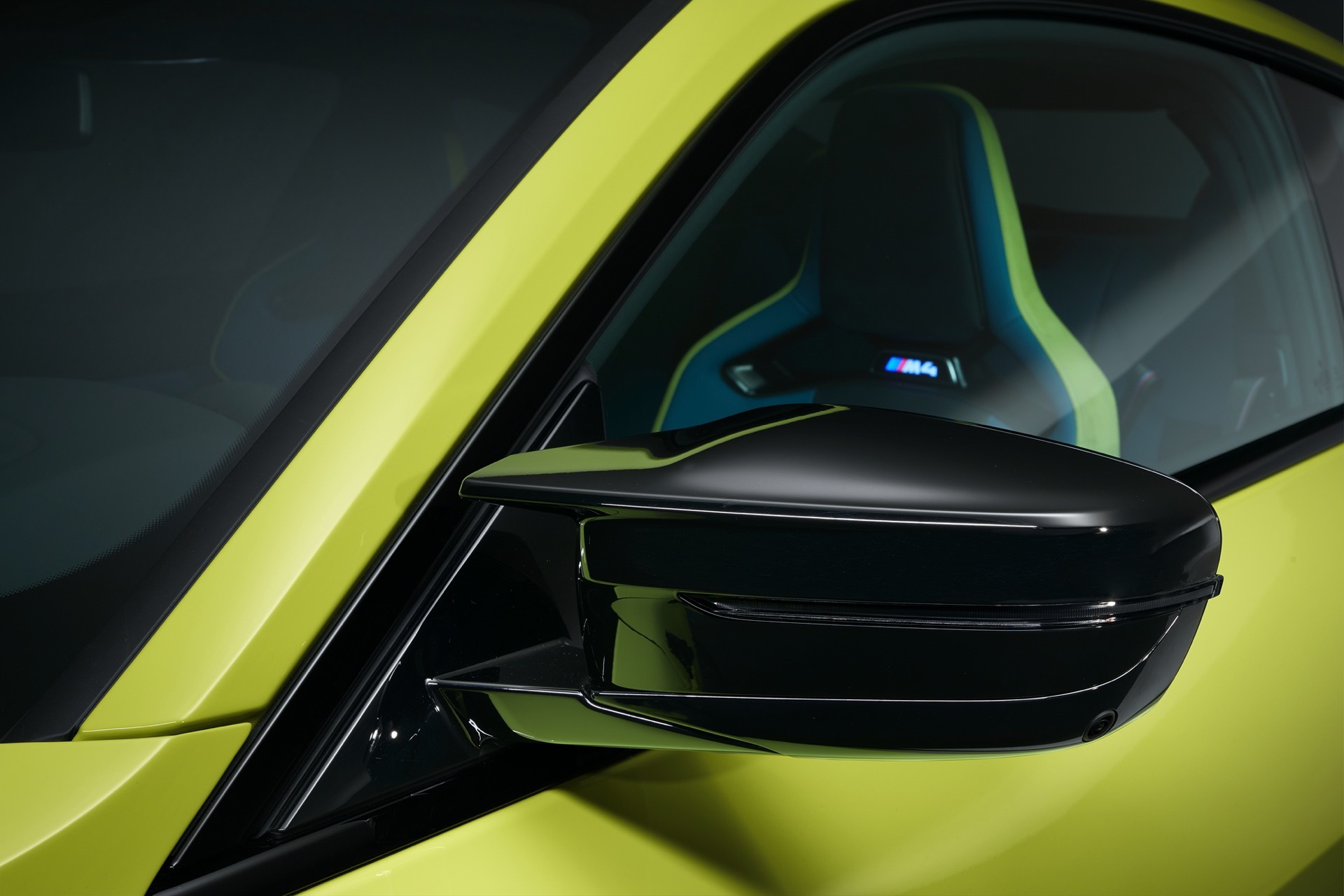 Bmw M4 Competition Coupe Amarillo Espejo