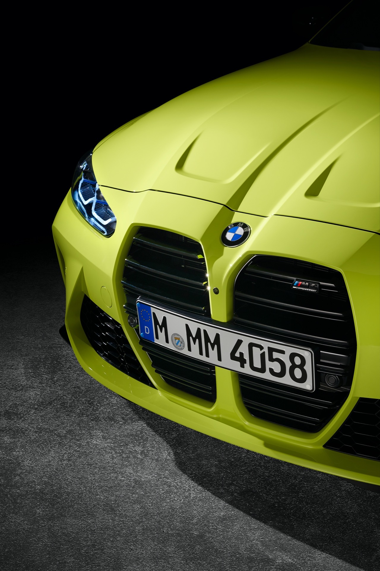 Bmw M4 Competition Coupe Amarillo Parrilla 02