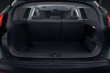 Vista del amplio maletero del Hyundai Bayon, listo para la carga.