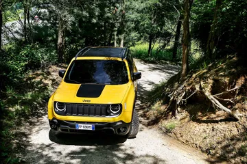 Jeep Renegade 2021 Trailhawk Amarillo Frontal