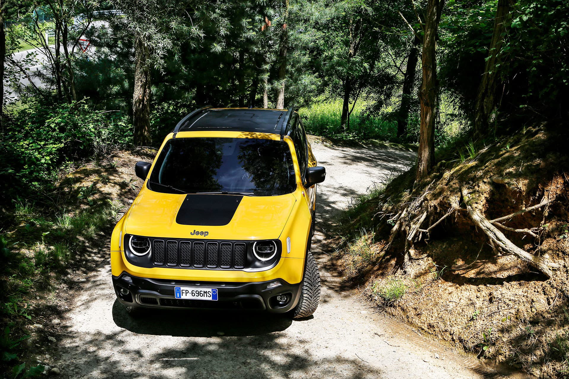 Jeep Renegade 2021 Trailhawk Amarillo Frontal