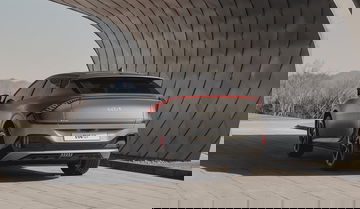 Vista trasera y lateral del Kia EV6 destacando su diseño aerodinámico