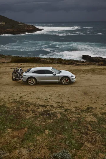 Porsche Taycan Cross Turismo 11