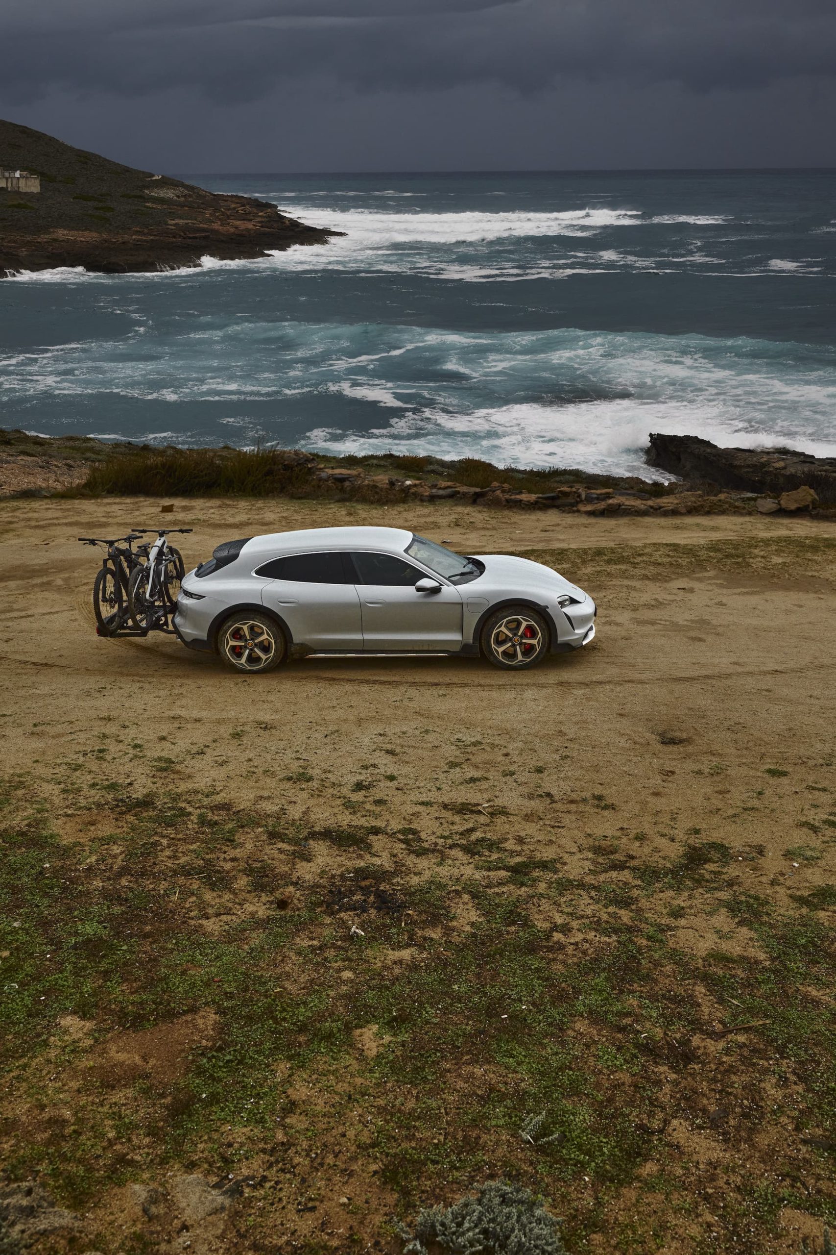 Porsche Taycan Cross Turismo 11