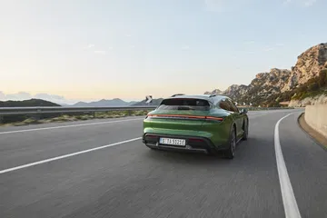Porsche Taycan Cross Turismo 12