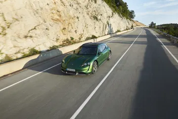 Porsche Taycan Cross Turismo 14