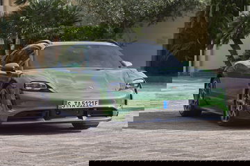 Porsche Taycan Cross Turismo 2