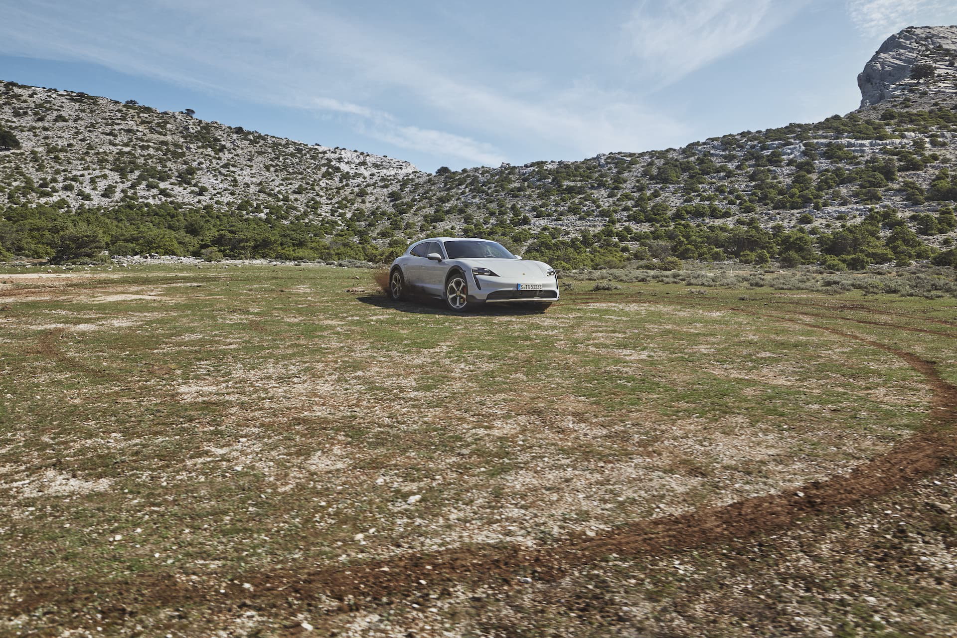 Porsche Taycan Cross Turismo Offroad Design 11