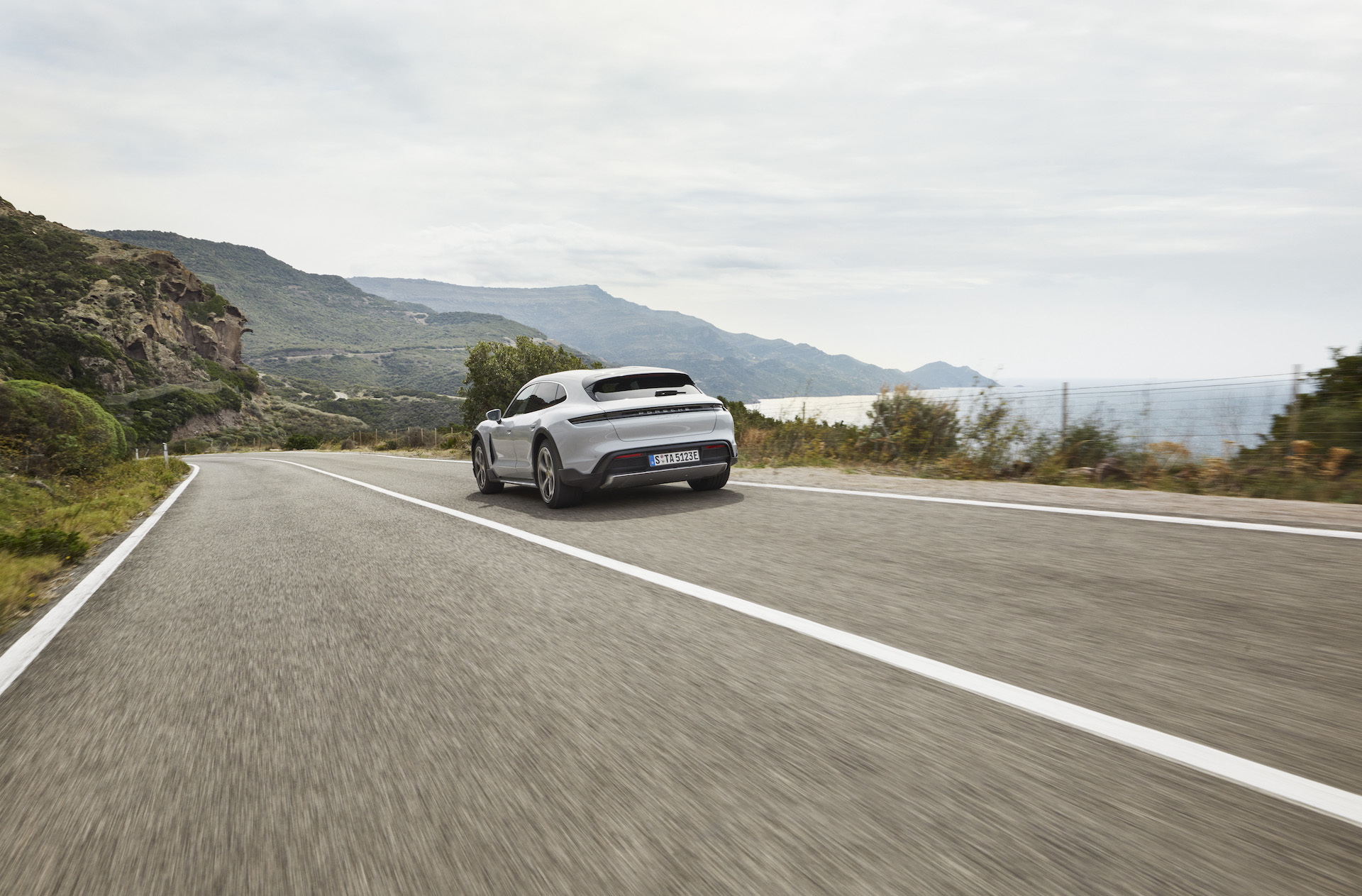 Porsche Taycan Cross Turismo Offroad Design 13