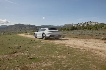 Porsche Taycan Cross Turismo Offroad Design 15