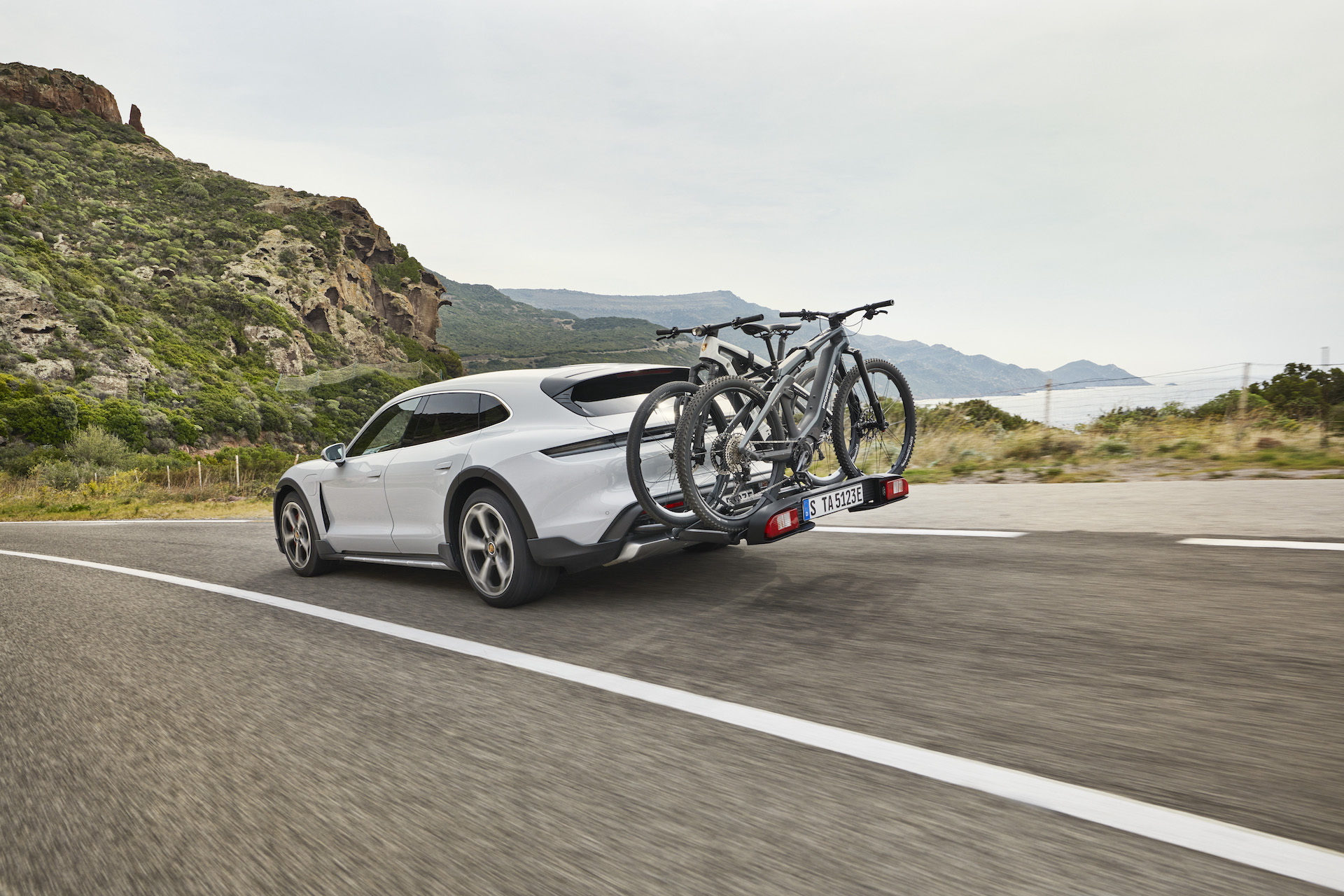 Porsche Taycan Cross Turismo Offroad Design 16