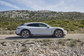 Porsche Taycan Cross Turismo Offroad Design 5