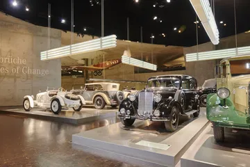 Pullman = Luxus + Raumkultur Pullman = Luxury + Culture Of Space