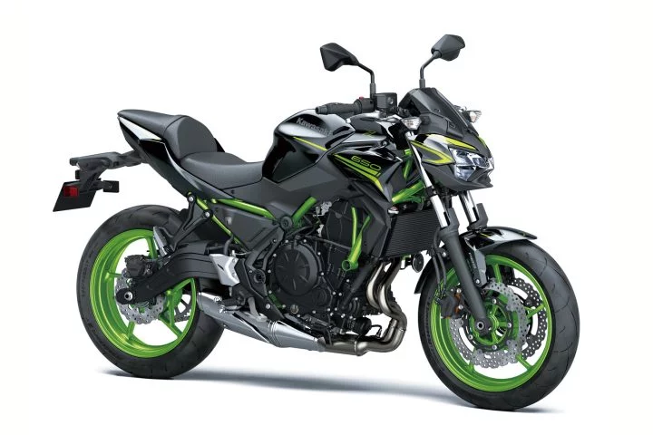 01 Kawasaki Z650 2021 Estudio Verde