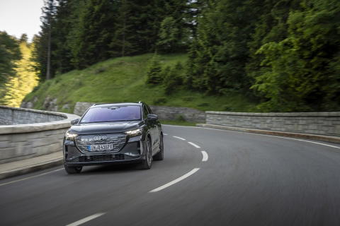 audi-q4-e-tron-2026-2