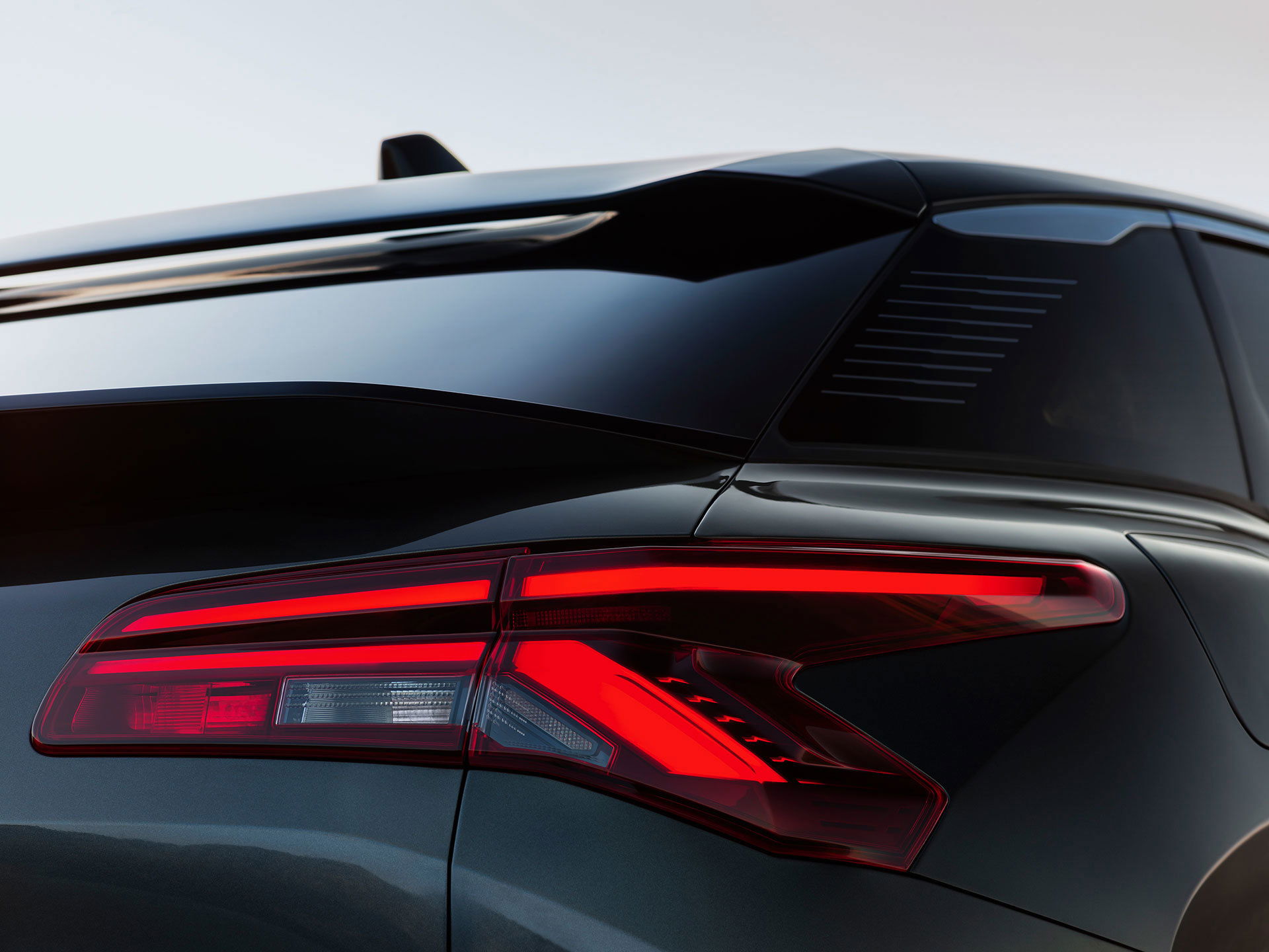 Citroën quiere no solo comerle la tostada al mayor fabricante de híbridos con una propuesta ECO, sino también al segmento de moda