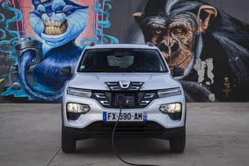Dacia Spring 2021 0421 Frontal Recarga 036
