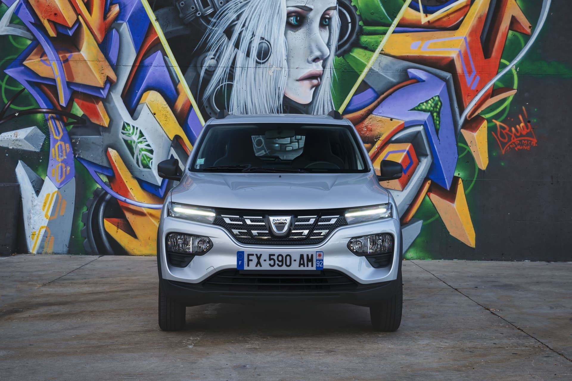Dacia Spring 2021 0421 Gris Frontal 032