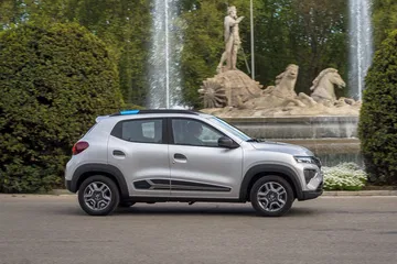 Dacia Spring 2021 0421 Lateral Movimiento 017