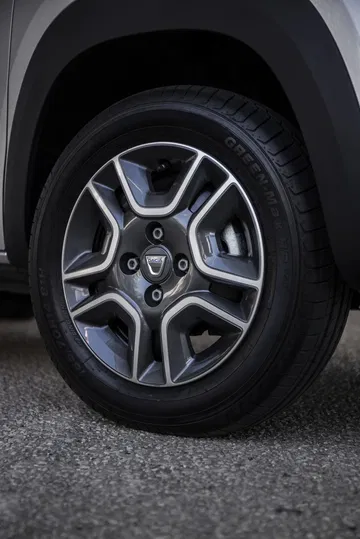 Dacia Spring 2021 0421 Rueda Llanta 144