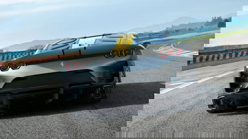 Ferrari 812 Vs 2021 005