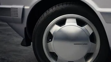 Hyundai Pony Heritage Ev 5
