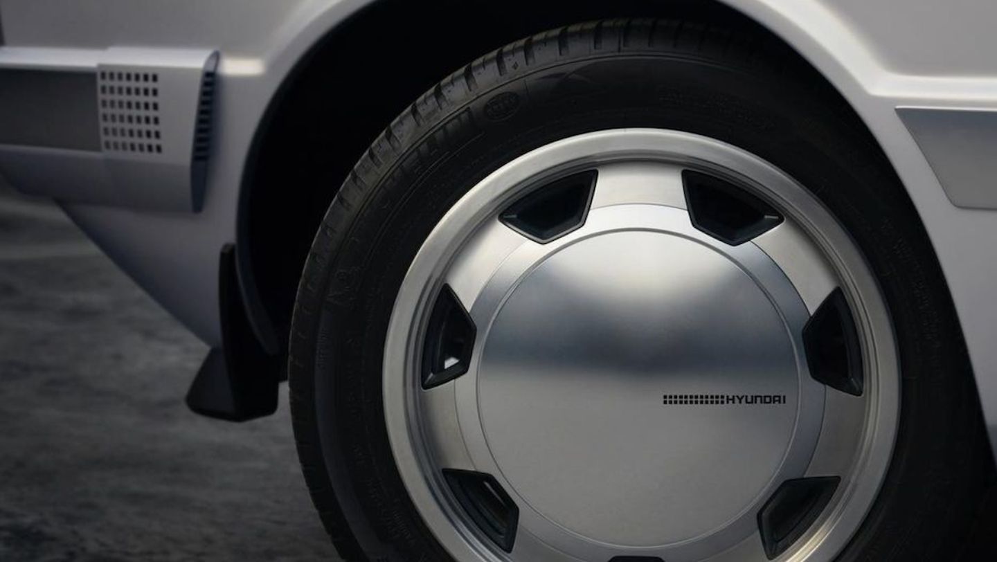 Hyundai Pony Heritage Ev 5