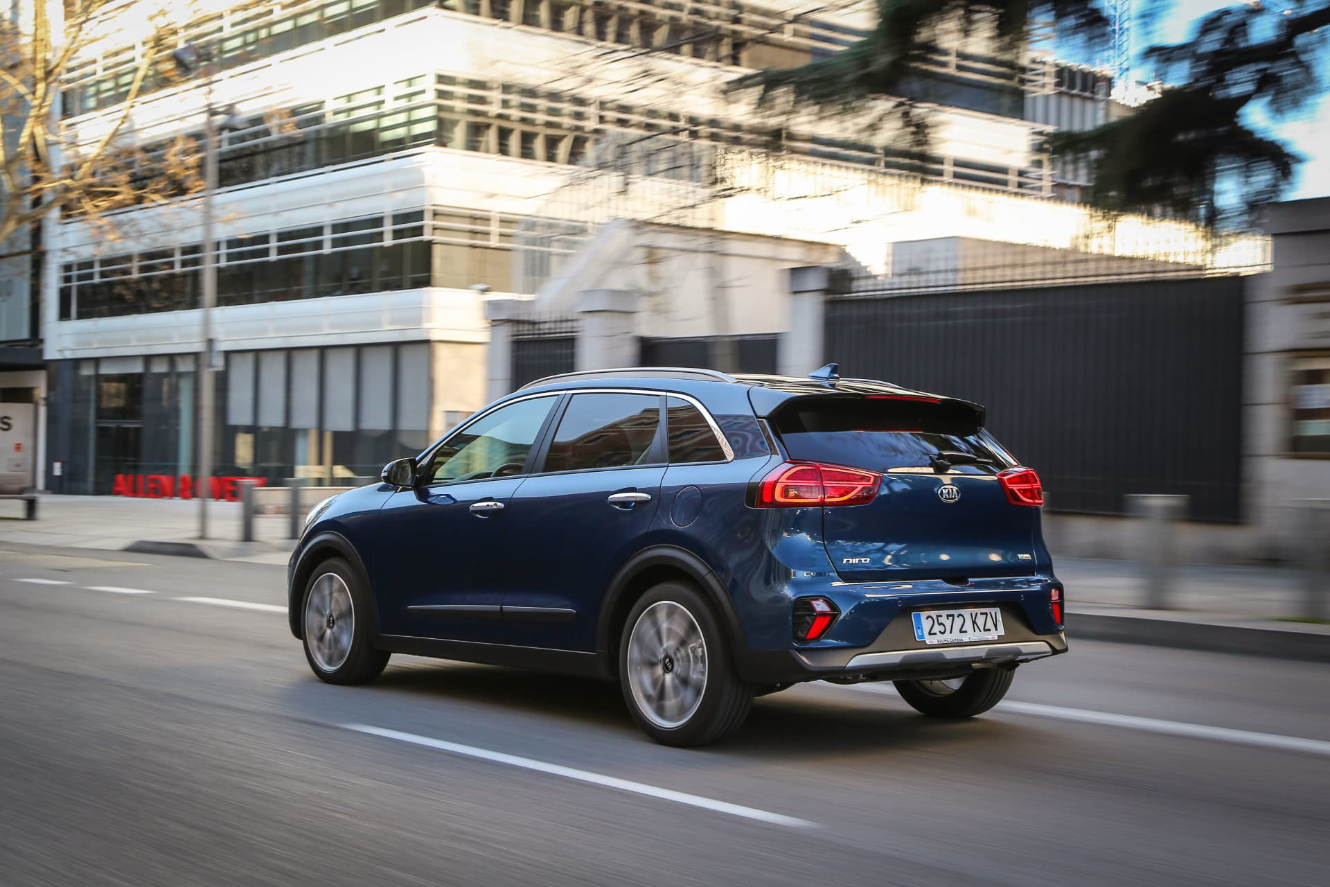 Kia Niro Hibrido Oferta Abril 2021 Exterior Trasera 02