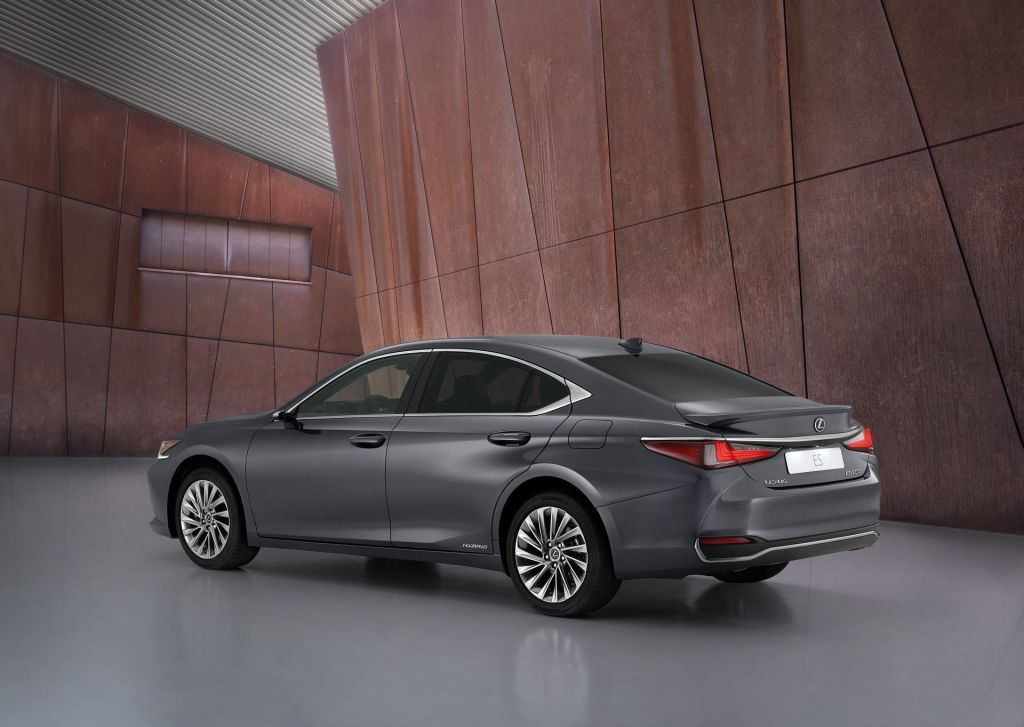 lexus-es-2021-7-1024x727.jpg