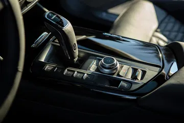 Maserati Levante Hybrid 2021 0421 Consola Cambio 042