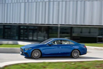 Mercedes Cls Coupe 2021 Azul Amg Line 04