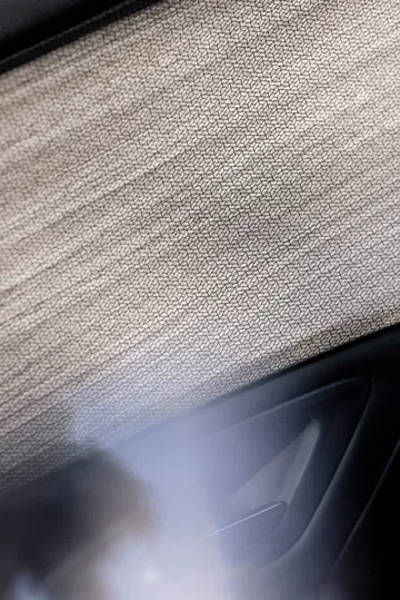 Vista cercana de la textura y material de la puerta del Citroën C5 X.
