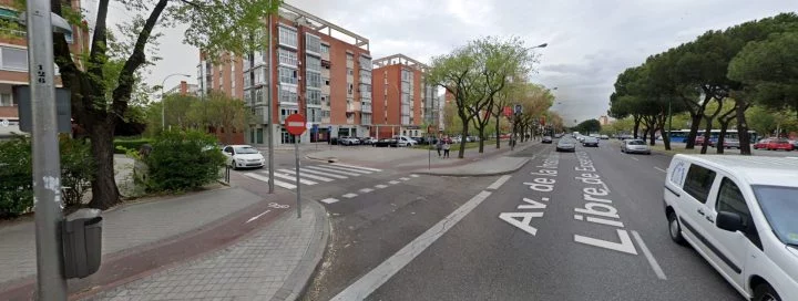 Acera Bici Madrid Cruce 2