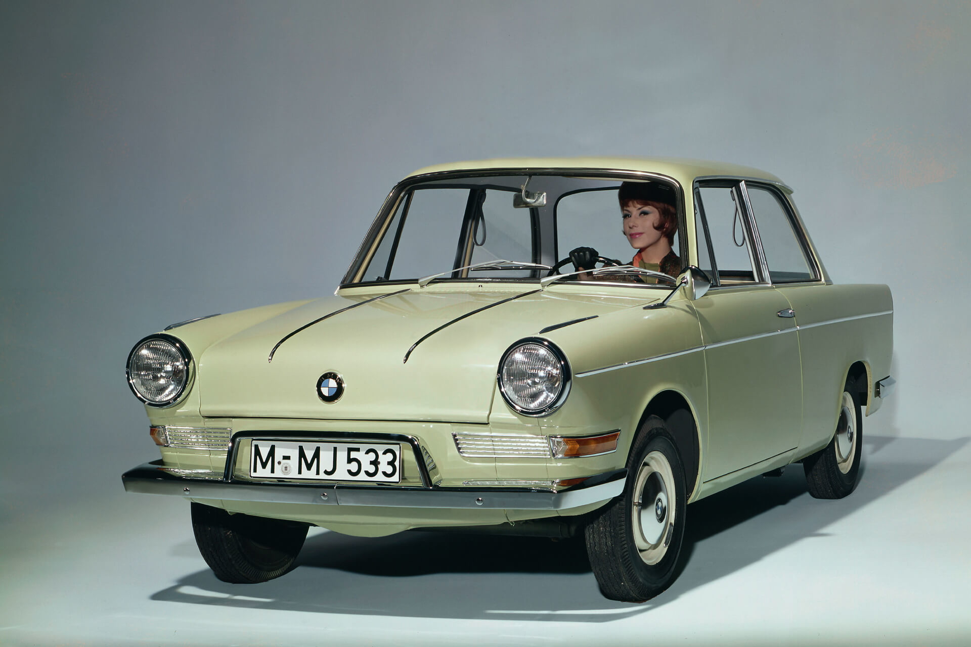 Bmw 700 01