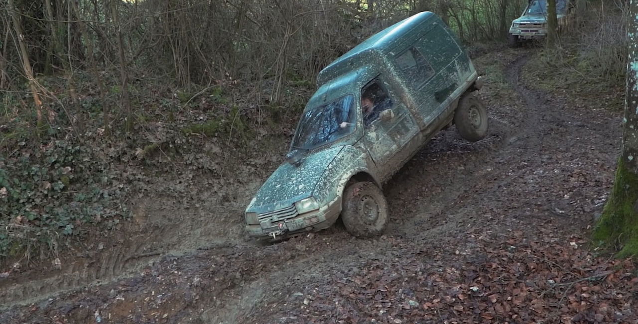 Citroen C15 Dangel Video Grand Cherokee