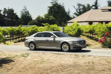 Genesis G90 Photo: James Lipman