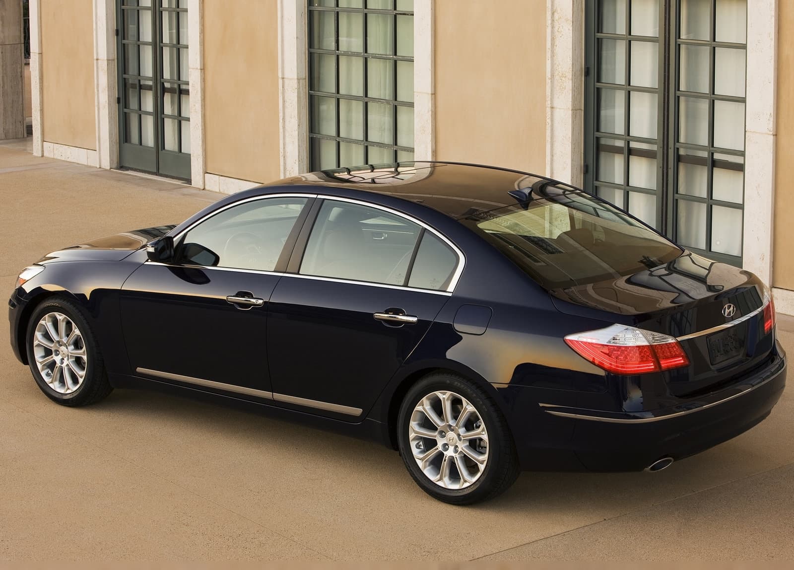 Hyundai Genesis Primera Generacion 0521 02