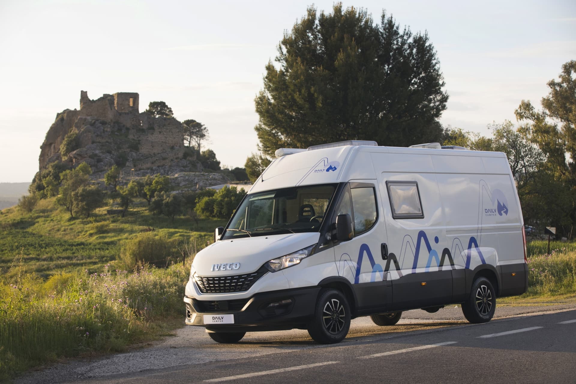 Iveco Daily Camper 2021 01