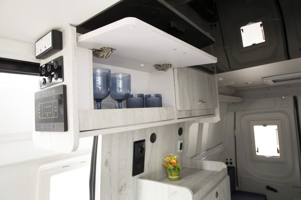 Iveco Daily Camper 2021 08