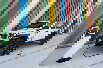 Jeep Wrangler 4xe No Resizing 07